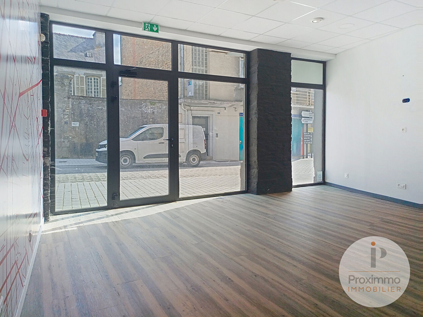 Photo IMMEUBLE EN MONO-PROPRIÉTÉ PLOËRMEL CENTRE image 2/6