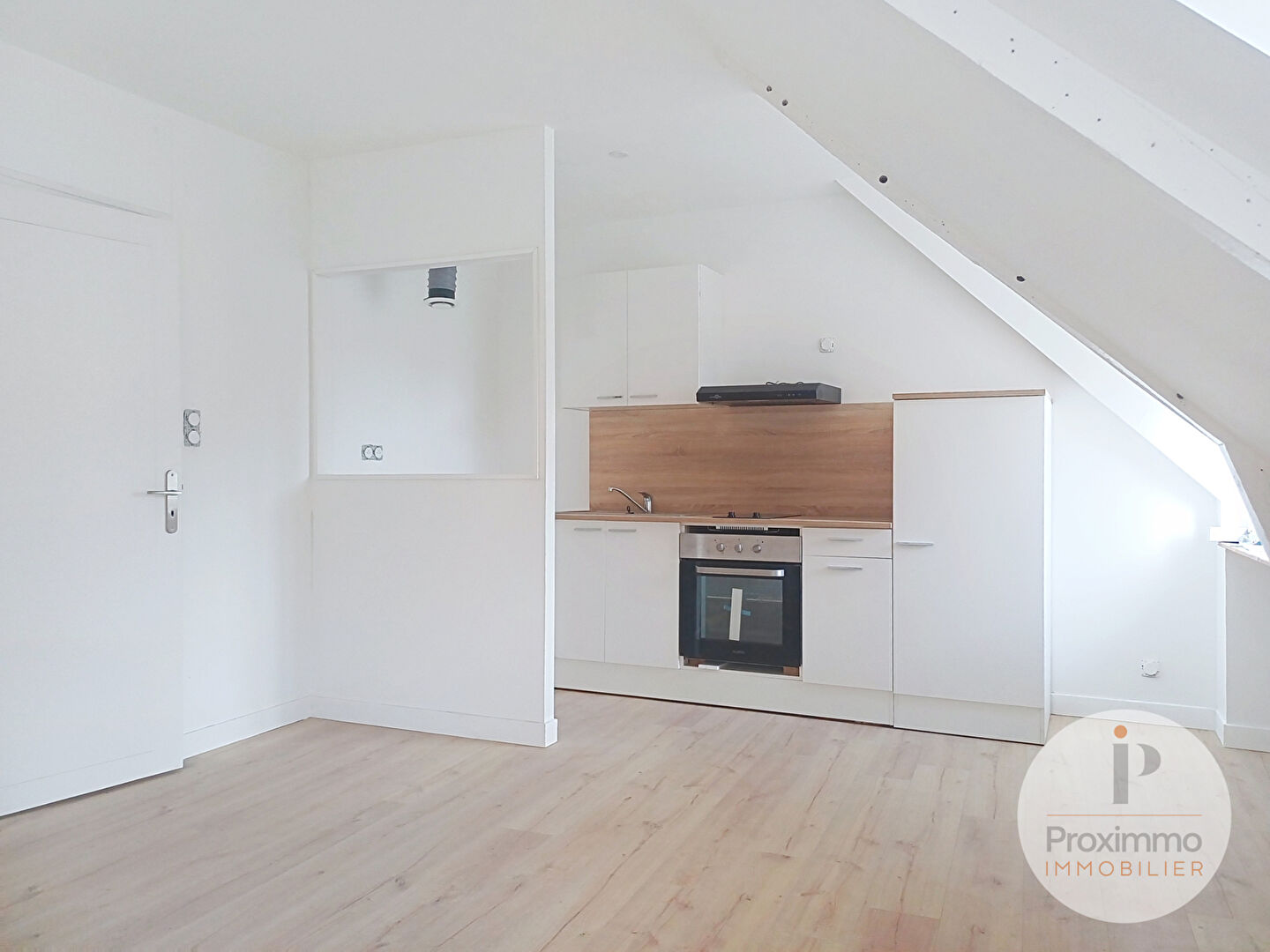 Photo IMMEUBLE EN MONO-PROPRIÉTÉ PLOËRMEL CENTRE image 6/6