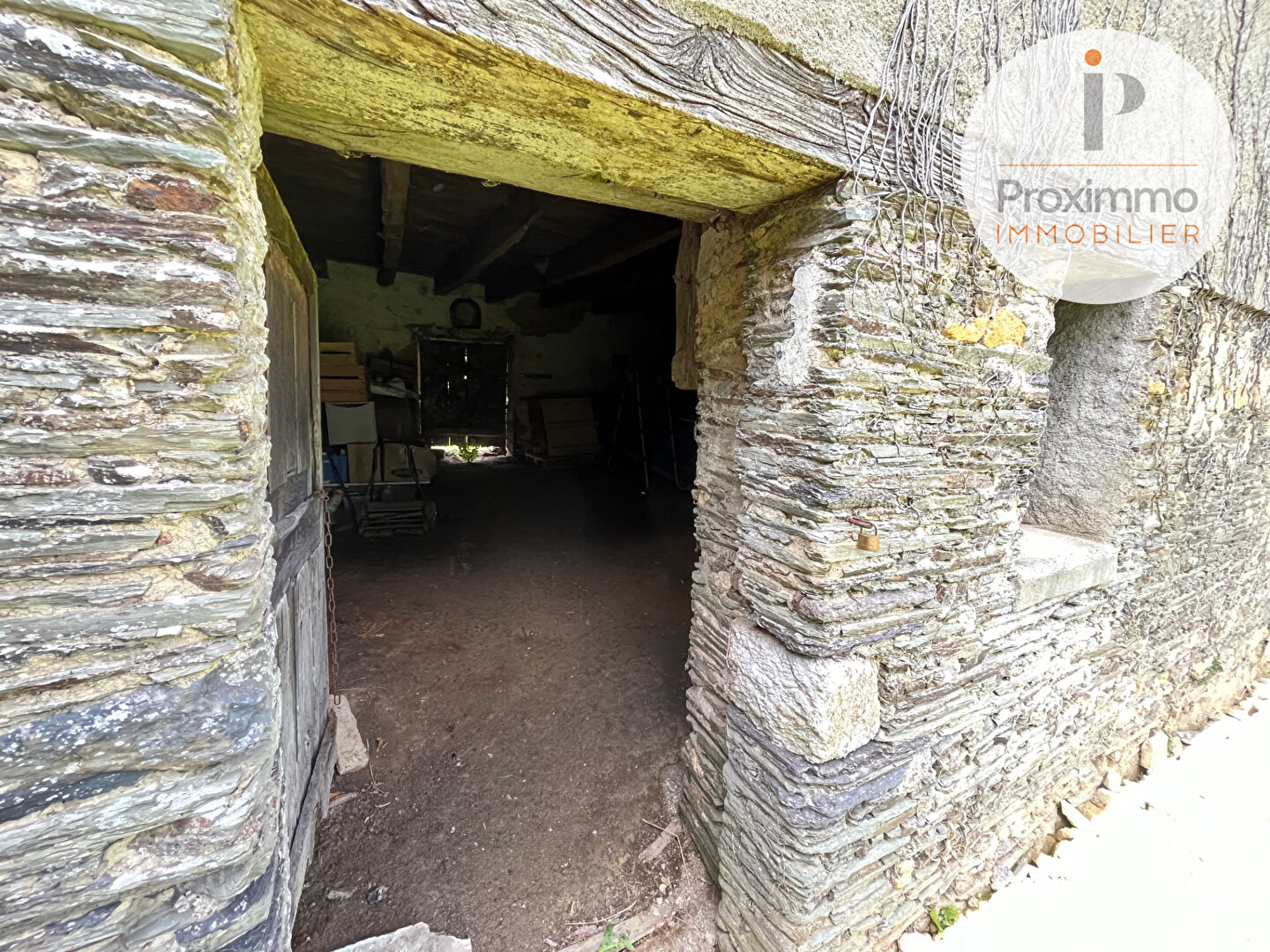 Photo PIPRIAC (35) Corps de ferme à rénover 70 m² et potentiel à l'étage. image 4/6