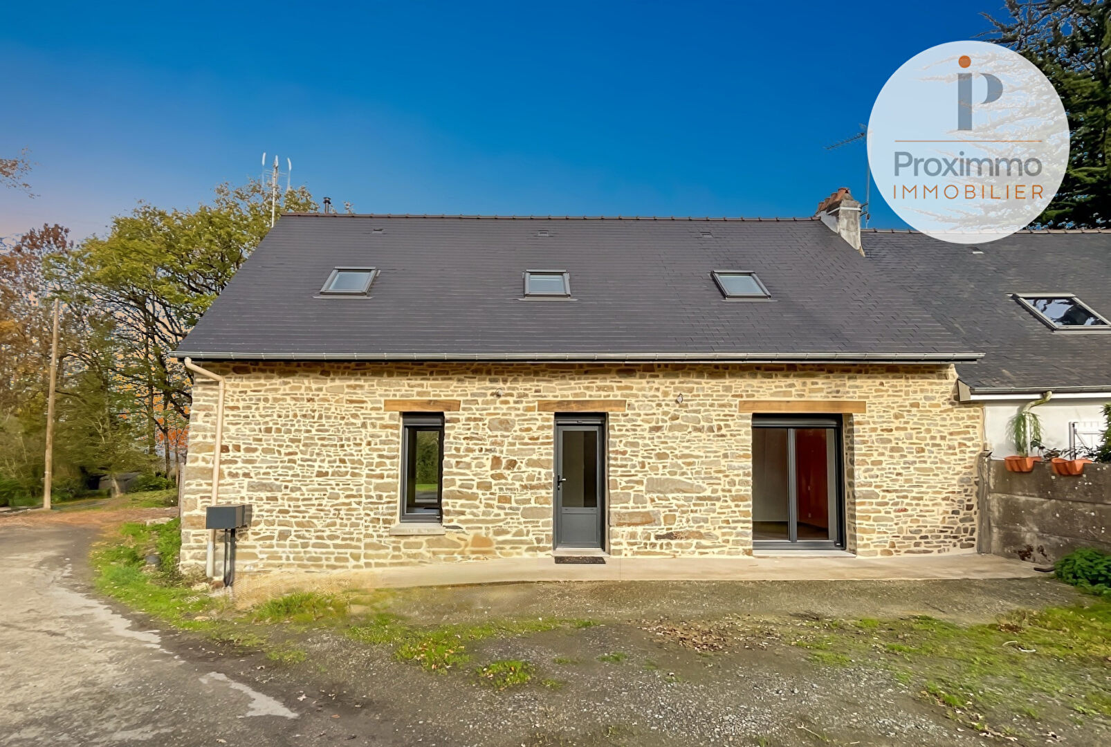 A LOUER MAISON T5  35 620 ERCE EN LAMEE