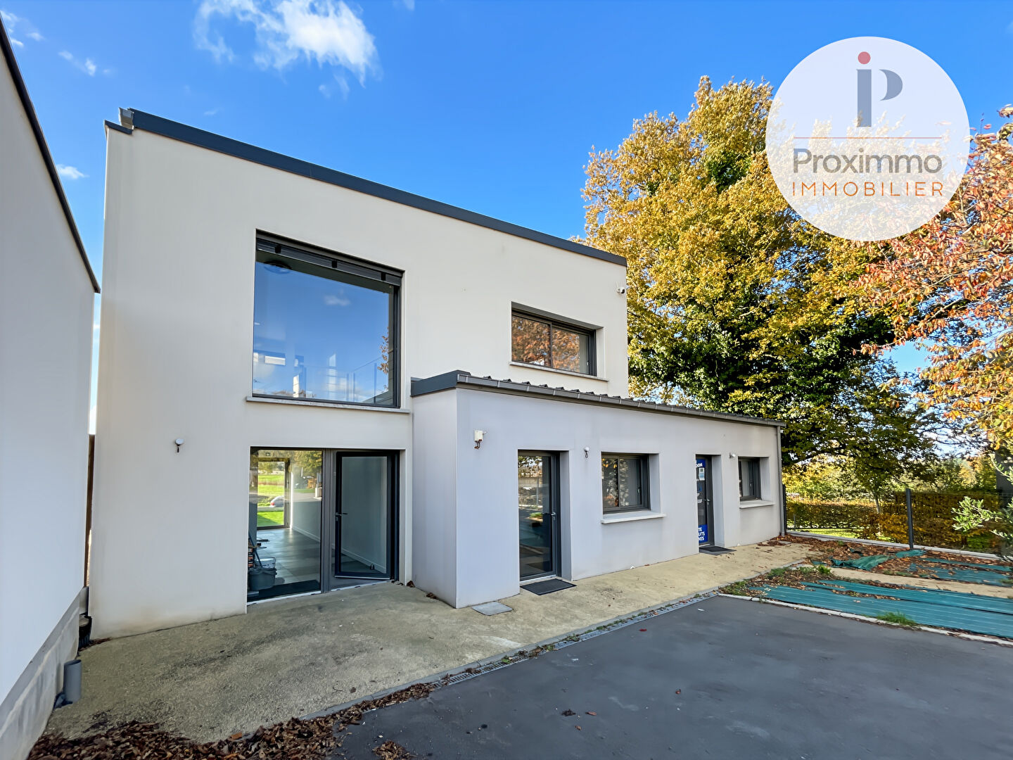 A LOUER LOCAL COMMERCIAL 35470 BAIN DE BRETAGNE