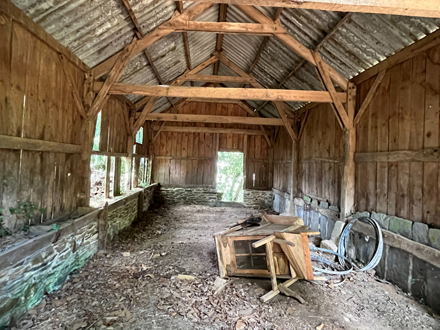 Photo SAINT-GANTON (35) 2 bâtiments à rénover sur terrain isolé de 1200 m² env. image 2/4