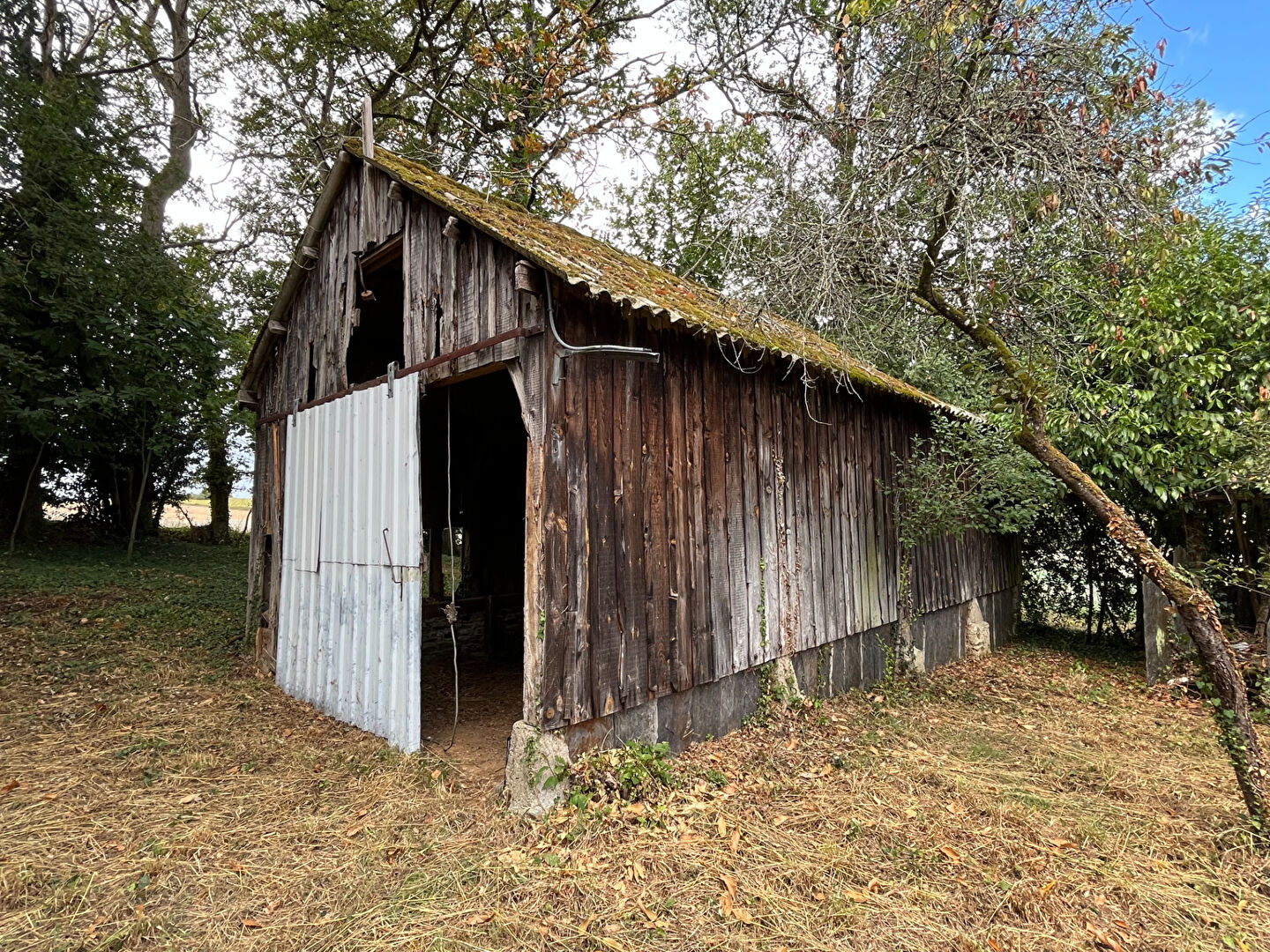 Photo SAINT-GANTON (35) 2 bâtiments à rénover sur terrain isolé de 1200 m² env. image 3/4