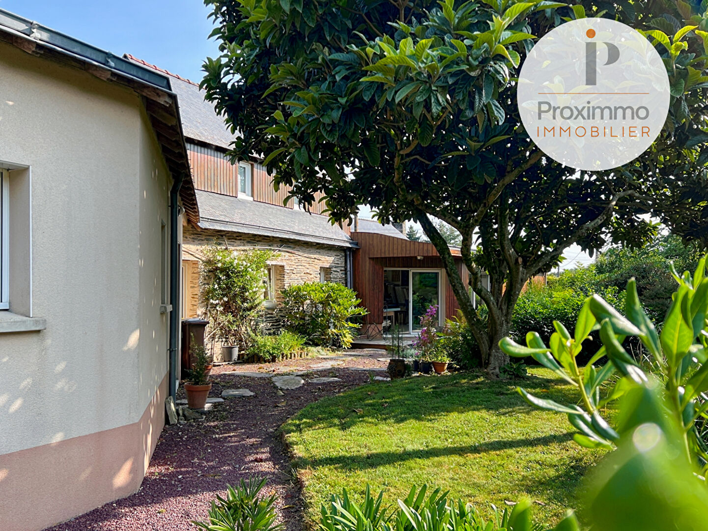 Photo A VENDRE MAISON ARCHITECTE - DOUBLE GARAGE - JARDIN env 3300m² image 3/6