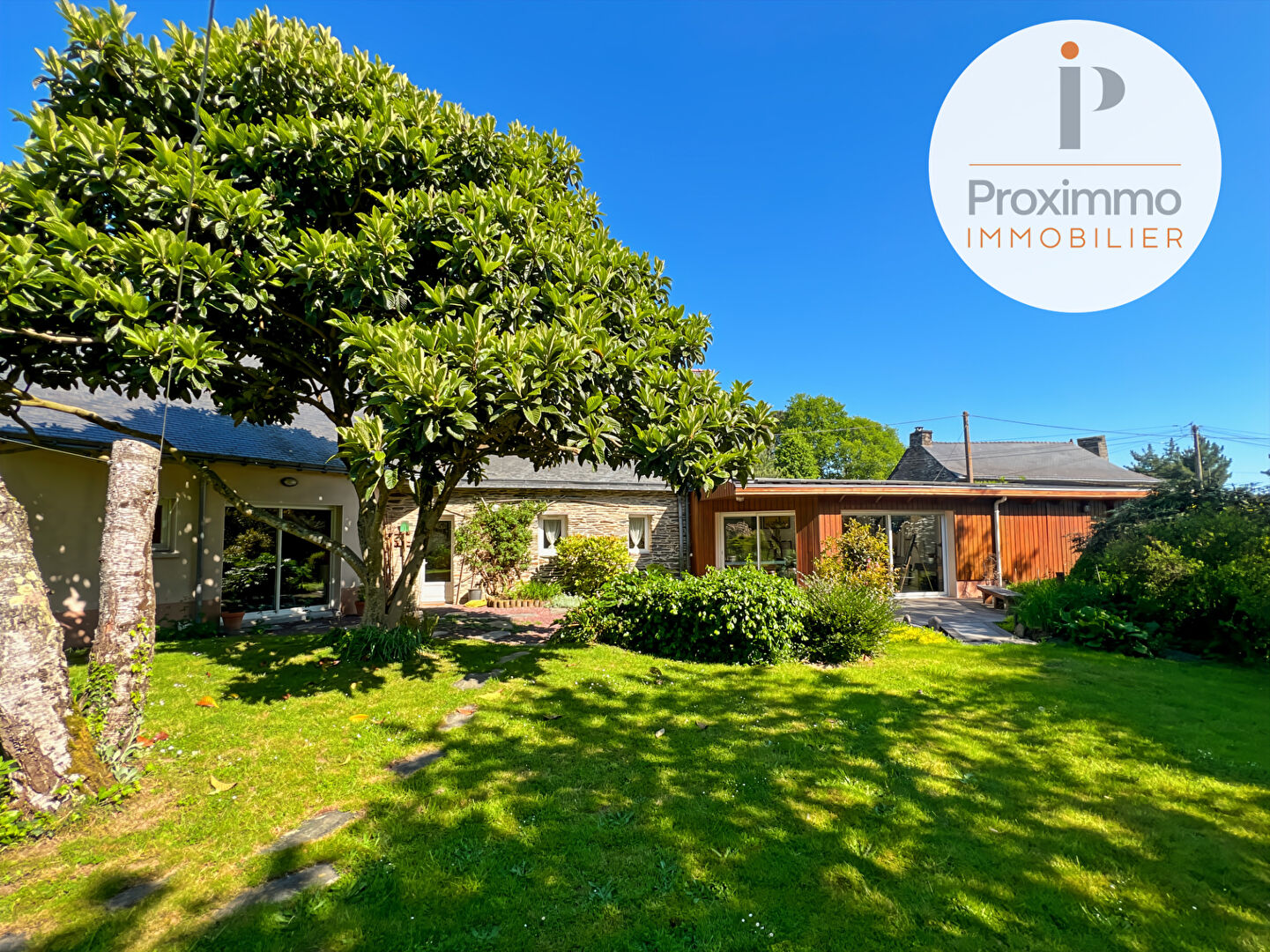 Photo A VENDRE MAISON ARCHITECTE - DOUBLE GARAGE - JARDIN env 3300m² image 5/6