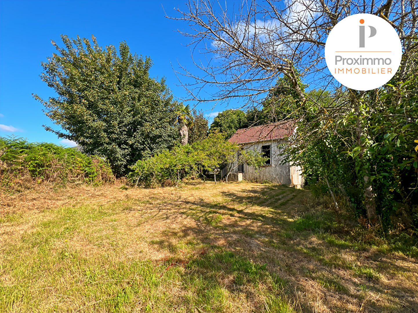 TERRAIN ZONE UBB AVEC PETITE CONSTRUCTION - 995 m² - BAIN DE BRETAGNE