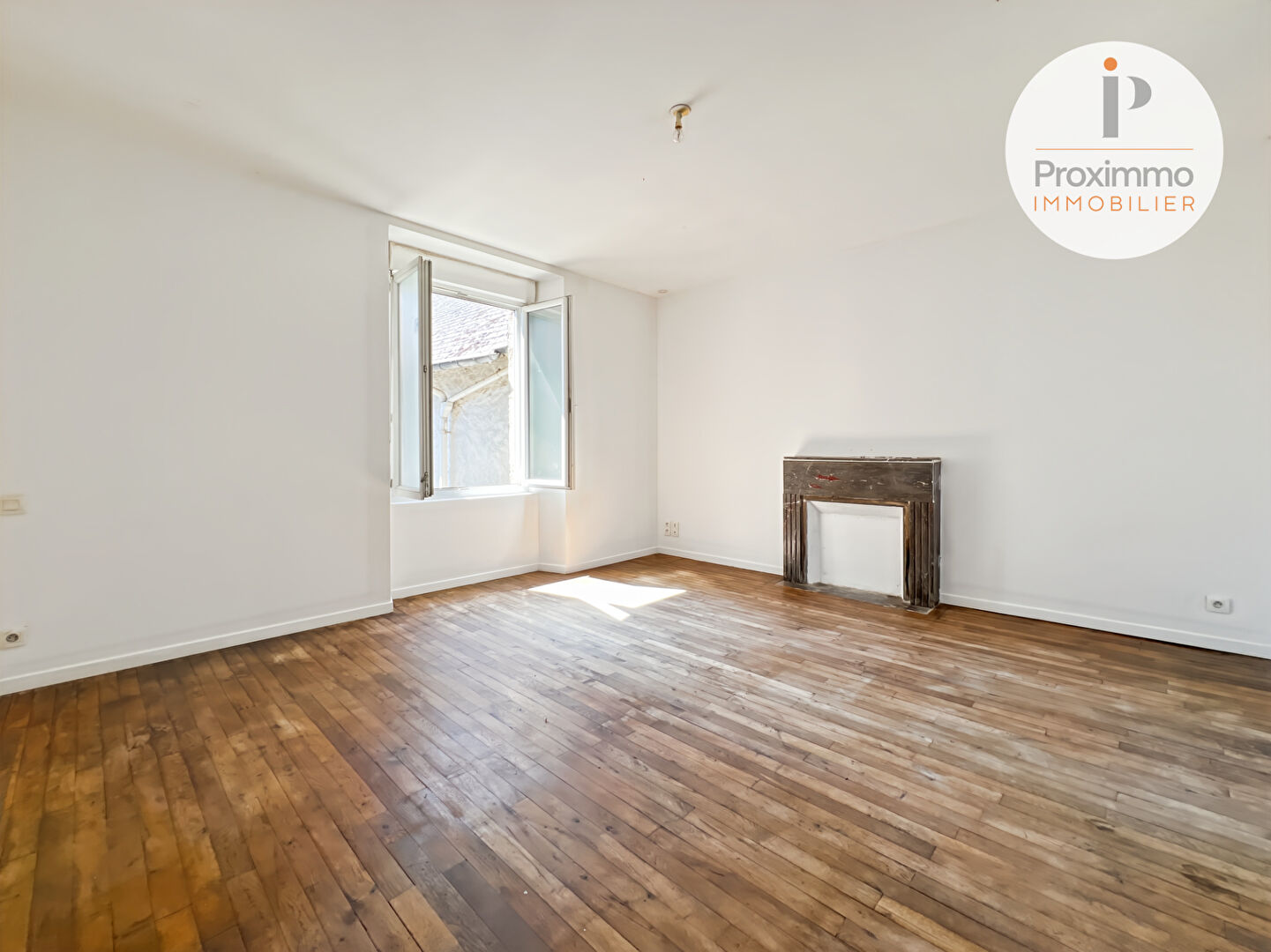 A VENDRE IMMEUBLE BAIN DE BRETAGNE - ILLE ET VILAINE - CENTRE