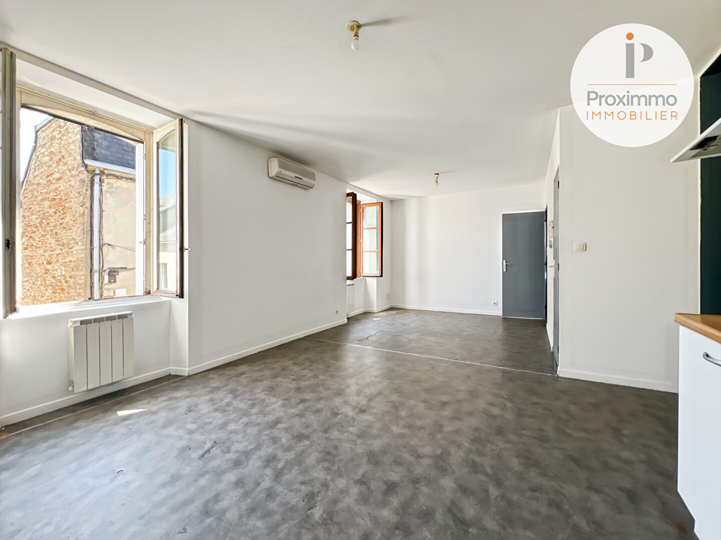 A VENDRE IMMEUBLE BAIN DE BRETAGNE - ILLE ET VILAINE - CENTRE