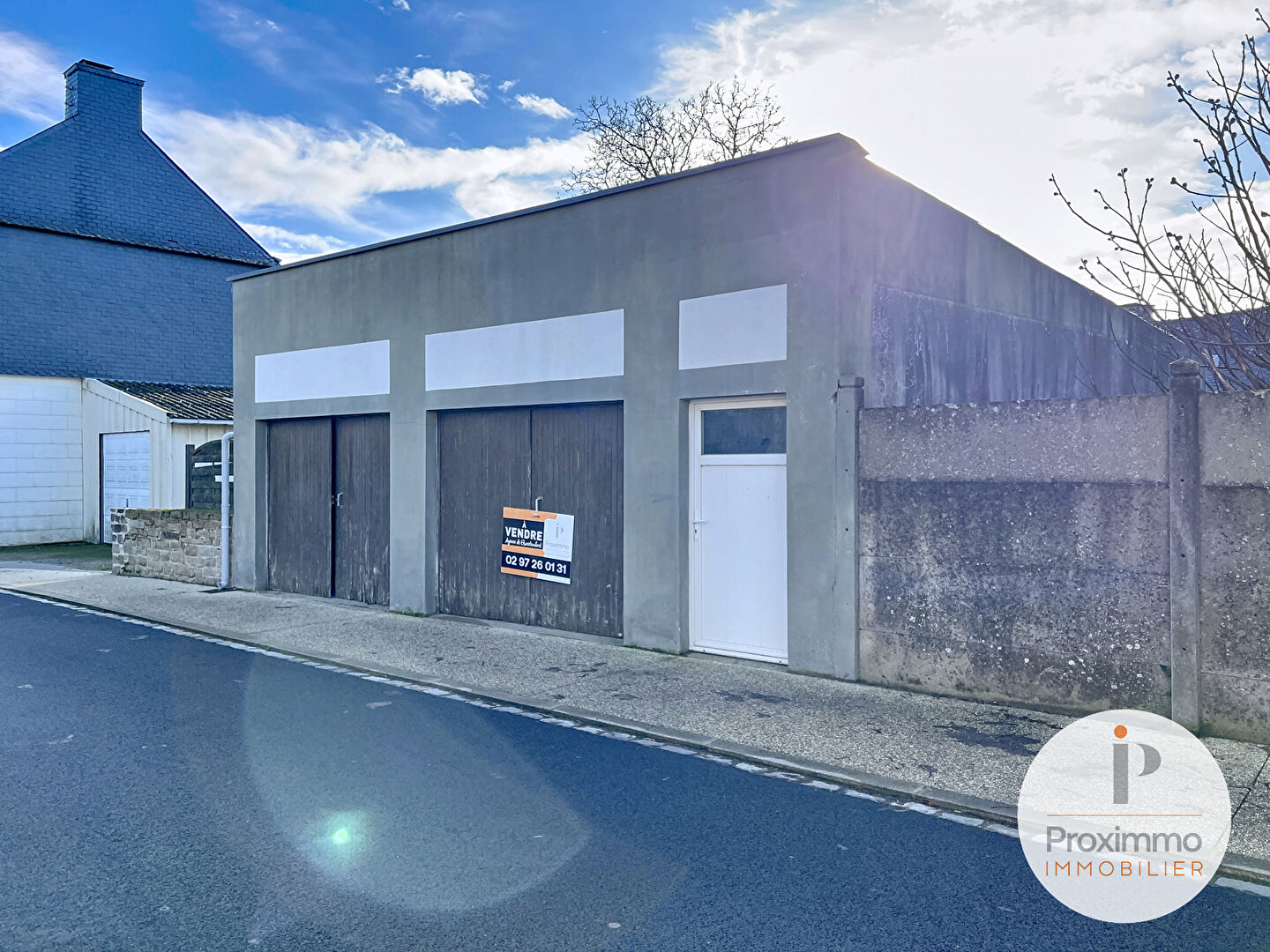 Photo DOUBLE GARAGE HYPER CENTRE CADEN 56220 MORBIHAN BRETAGNE image 2/6