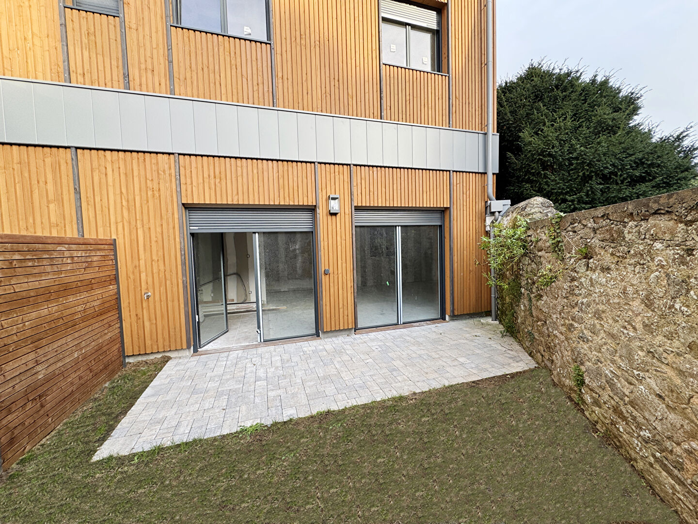 Photo T3 de standing, terrasse, jardinet, 2 parkings image 1/6