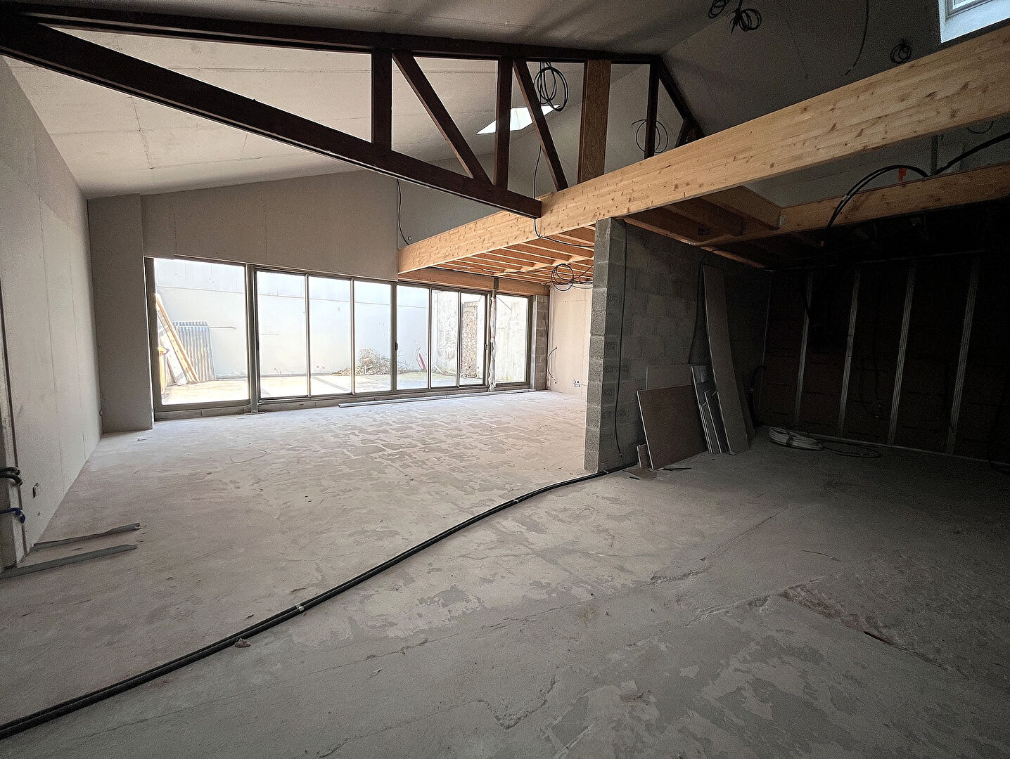 Photo Maison de ville de 190 m² avec garage et patio image 2/6