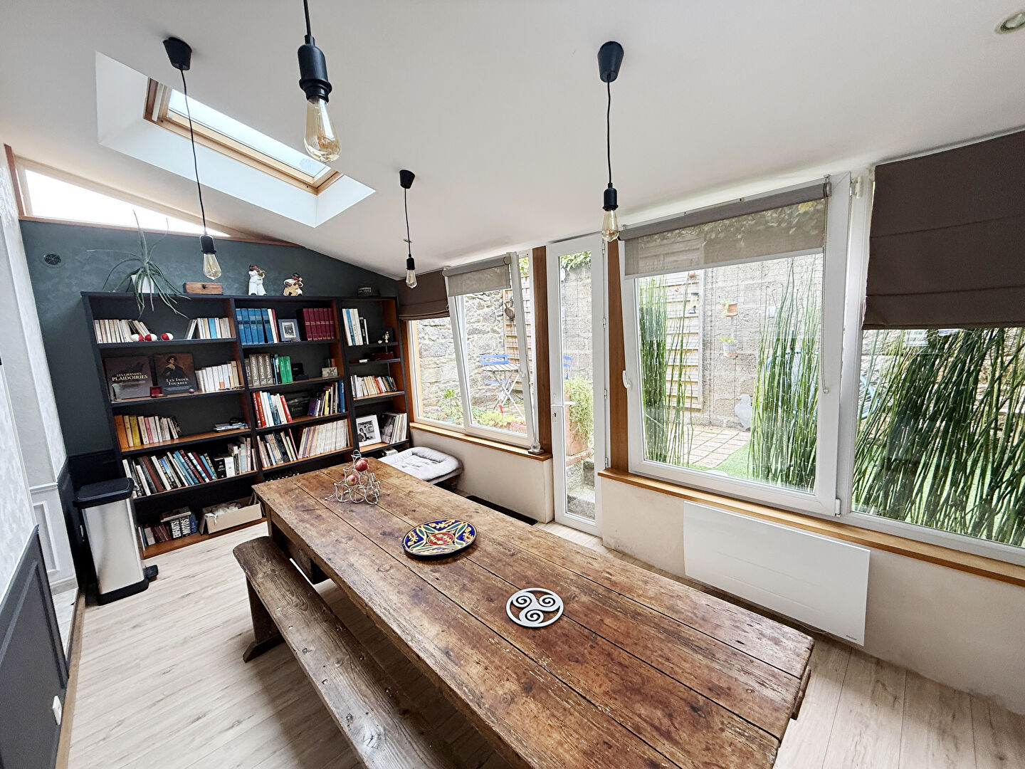 Photo Maison de ville rénovée avec patio et cour image 3/6