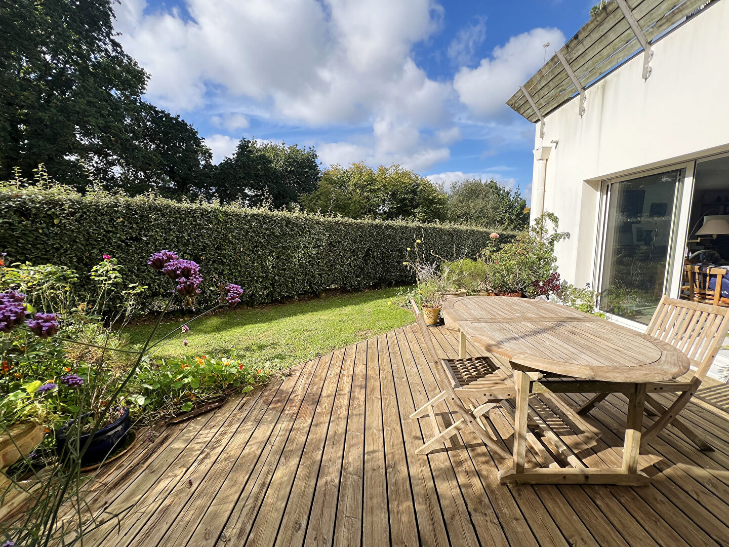 T5 de 135m2, terrasse, jardin privatif, 4 stationnements