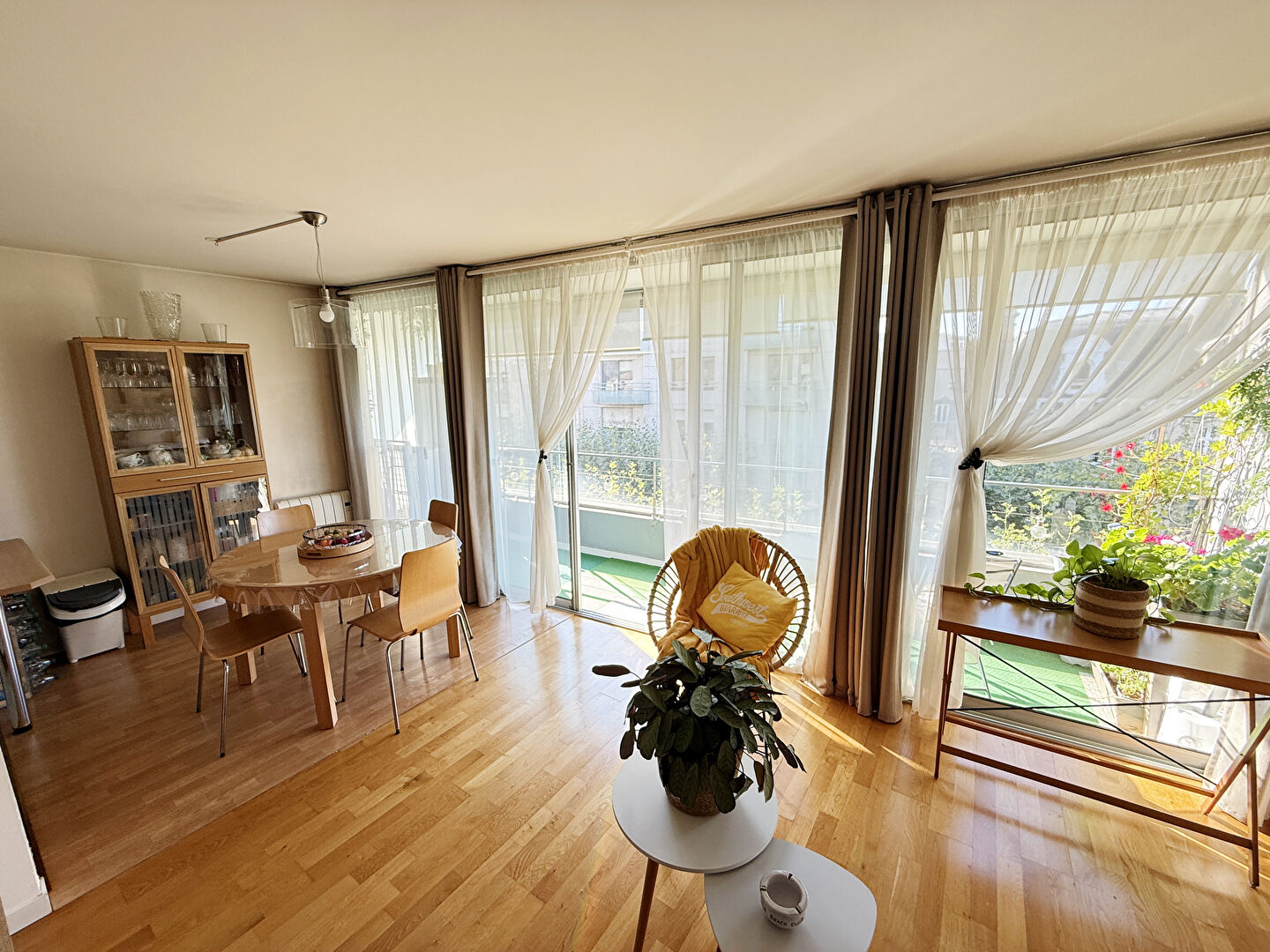 Photo T3 de 64m2 avec loggia, garage, parking et cave image 4/6