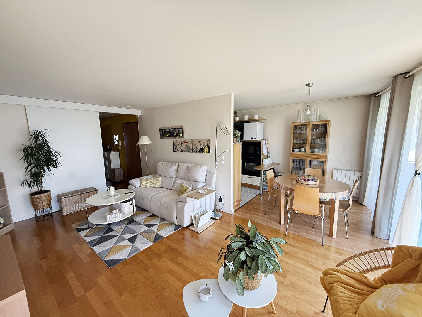 Photo T3 de 64m2 avec loggia, garage, parking et cave image 5/6