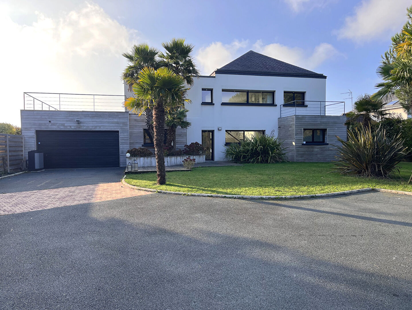 Photo Contemporaine de 2005 avec piscine, terrain 3065m2 image 4/6