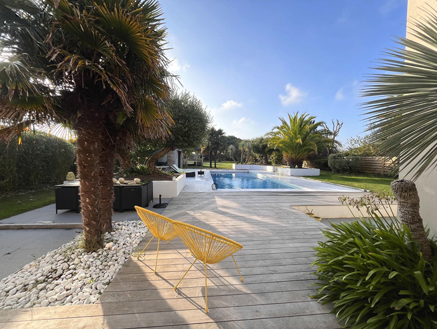 Photo Contemporaine de 2005 avec piscine, terrain 3065m2 image 5/6