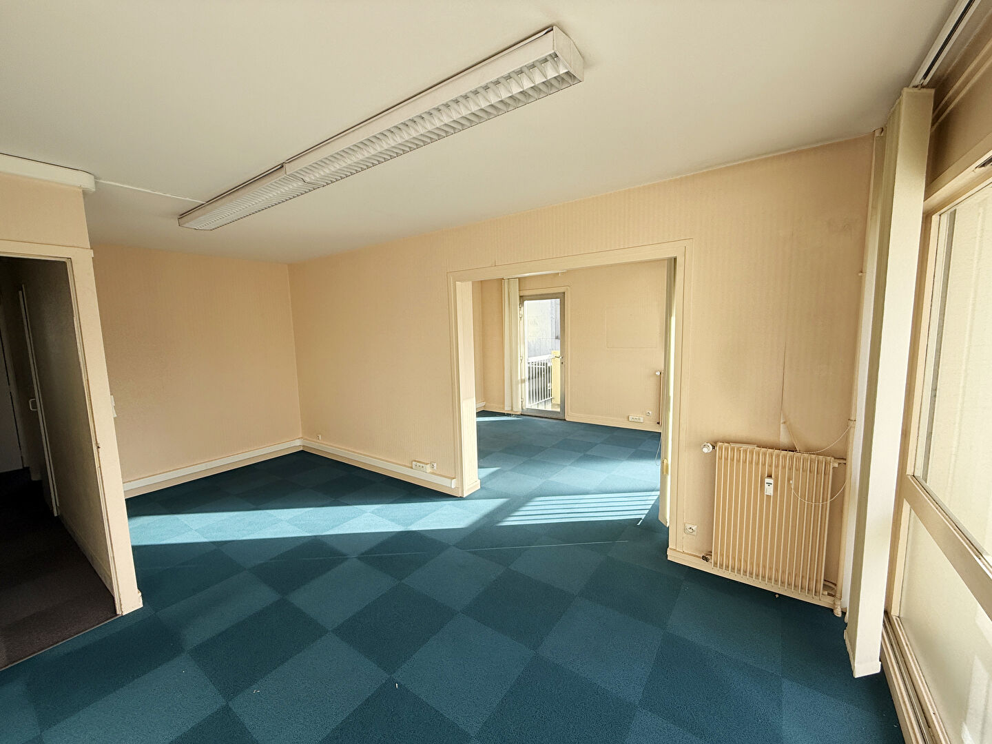 Photo Appartement T5 à usage de bureaux, balcons, parking image 4/6