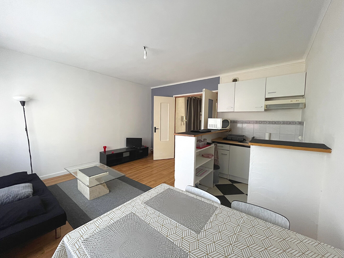 Photo T2 de 39m2, centre ville image 3/6