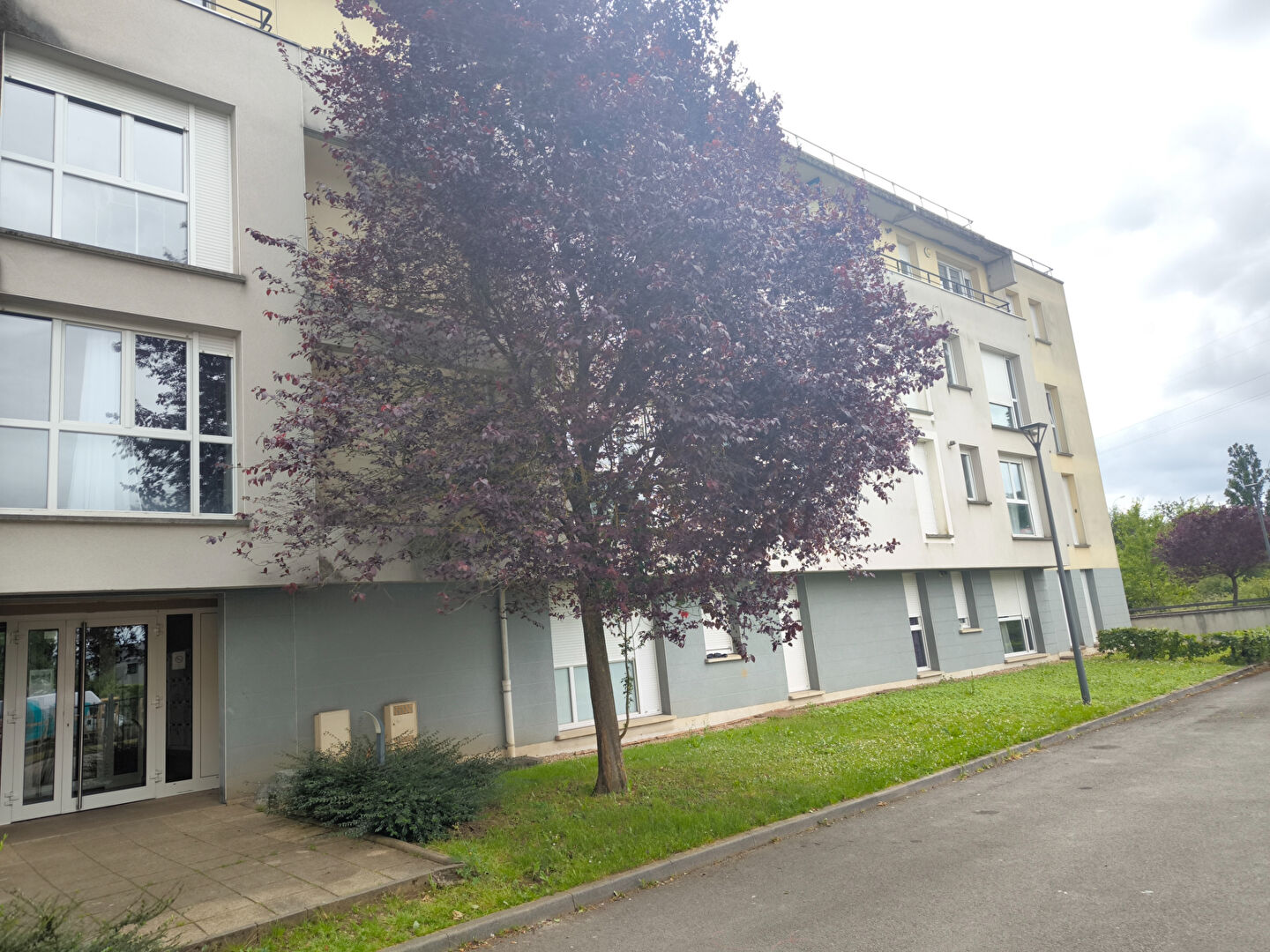 MONDELANGE - F2 dans résidence avec parking