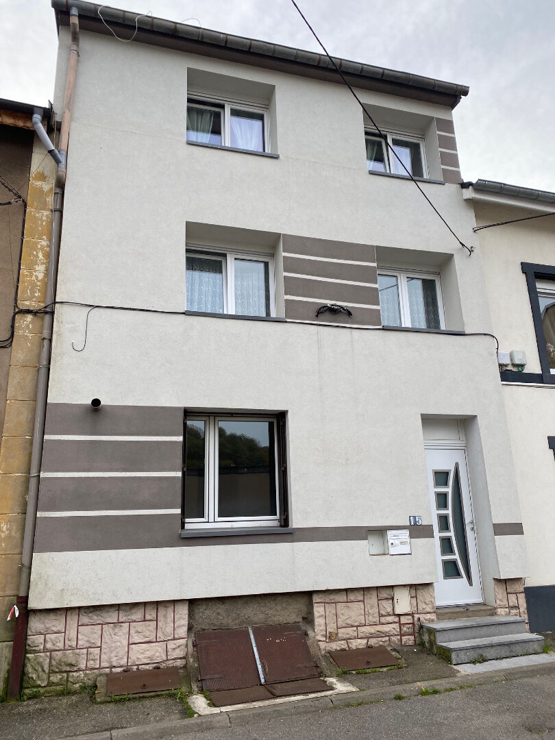 ALGRANGE - Maison composée d'un duplex F6 et d'un F2