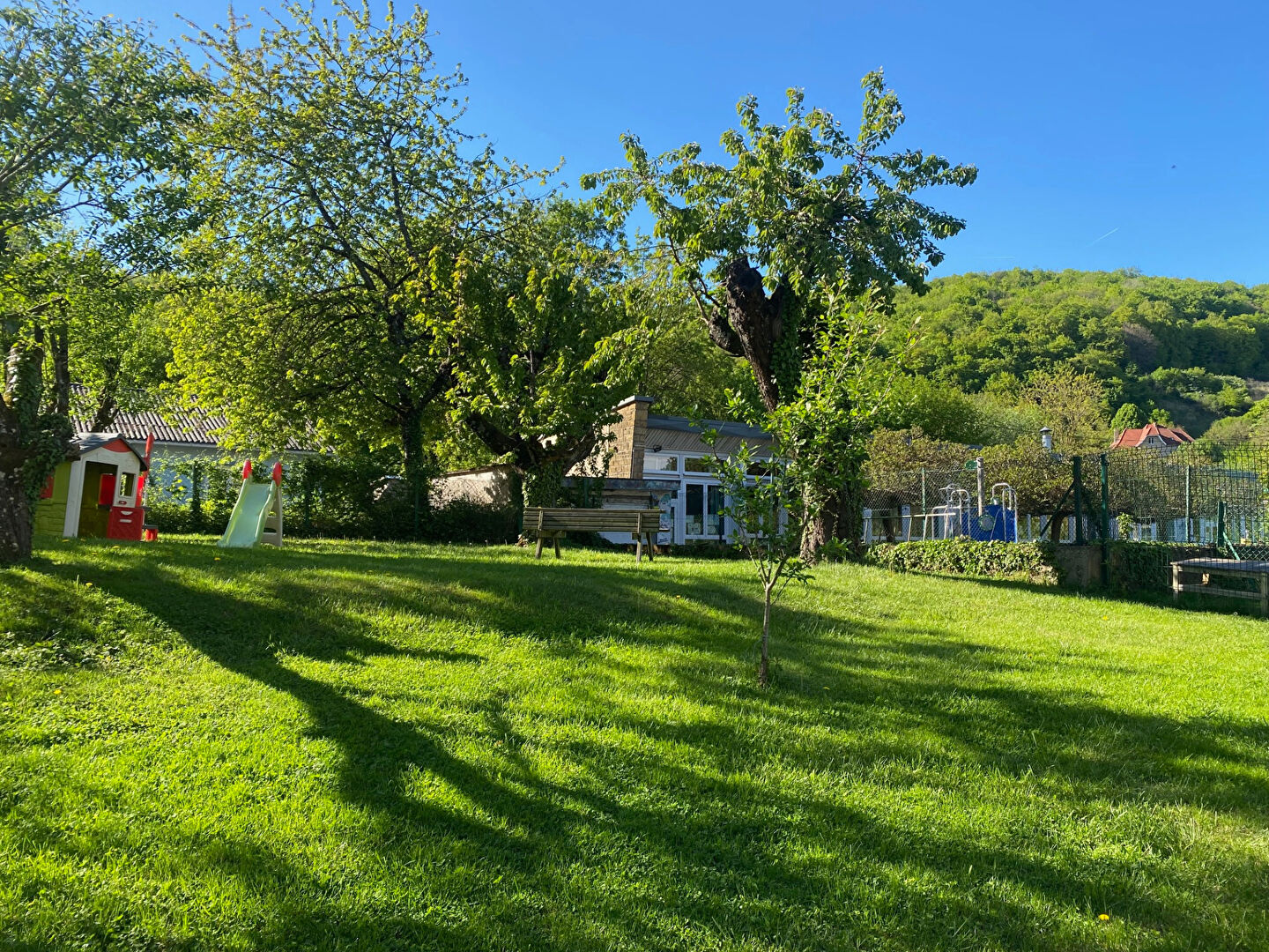 Photo Appartement de type duplex avec terrasse, verger et garage image 2/6