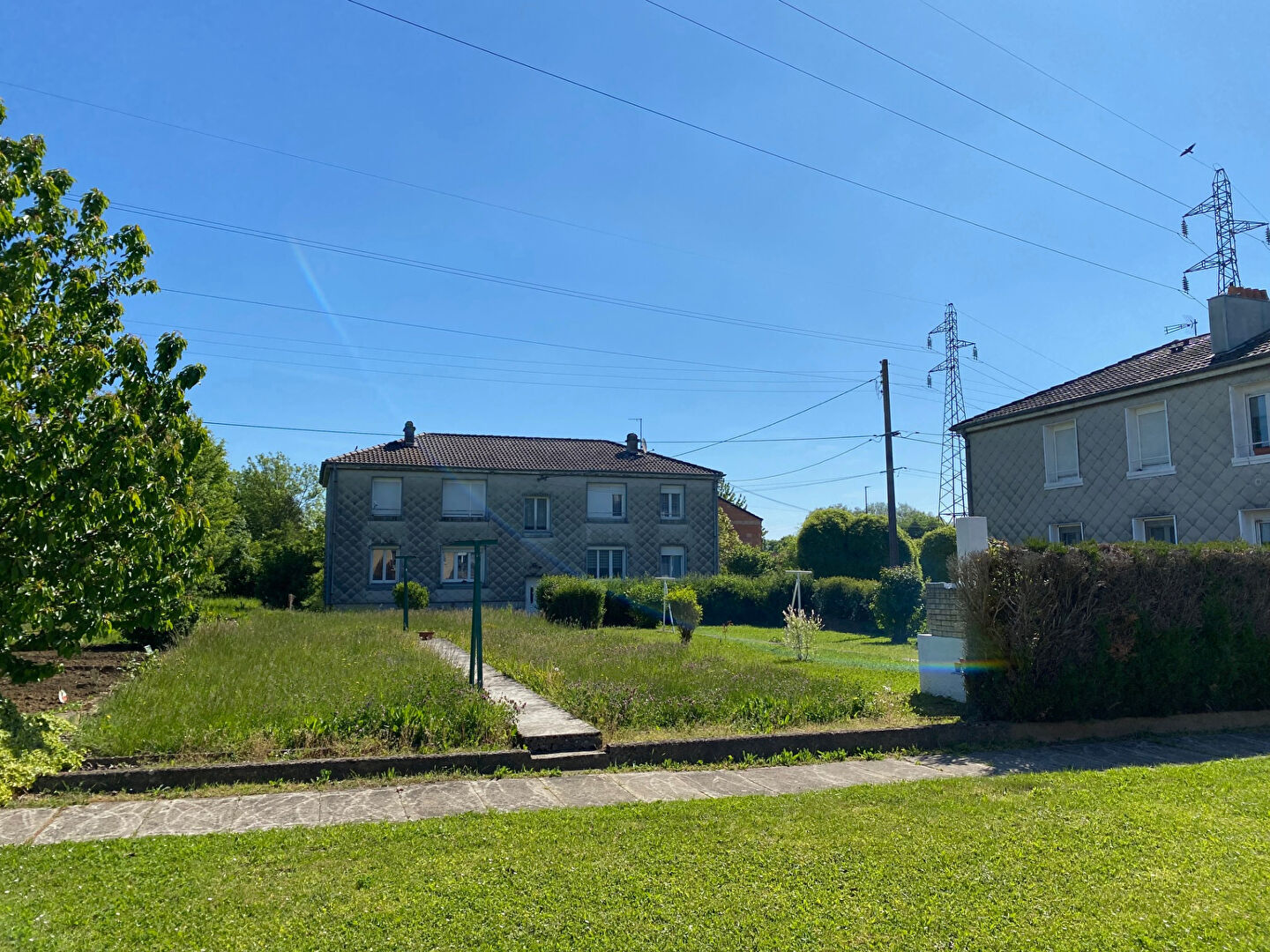 Photo APPARTEMENT F3 AVEC GARAGE ET JARDIN image 2/6