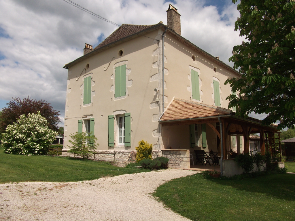 Large house with gite and barn on 5 hectares of land