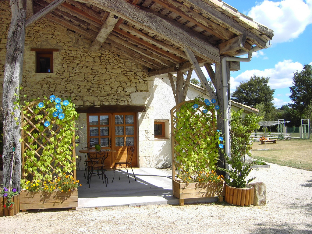 Grande maison avec gîte et grange sur 5 hectares de terrain