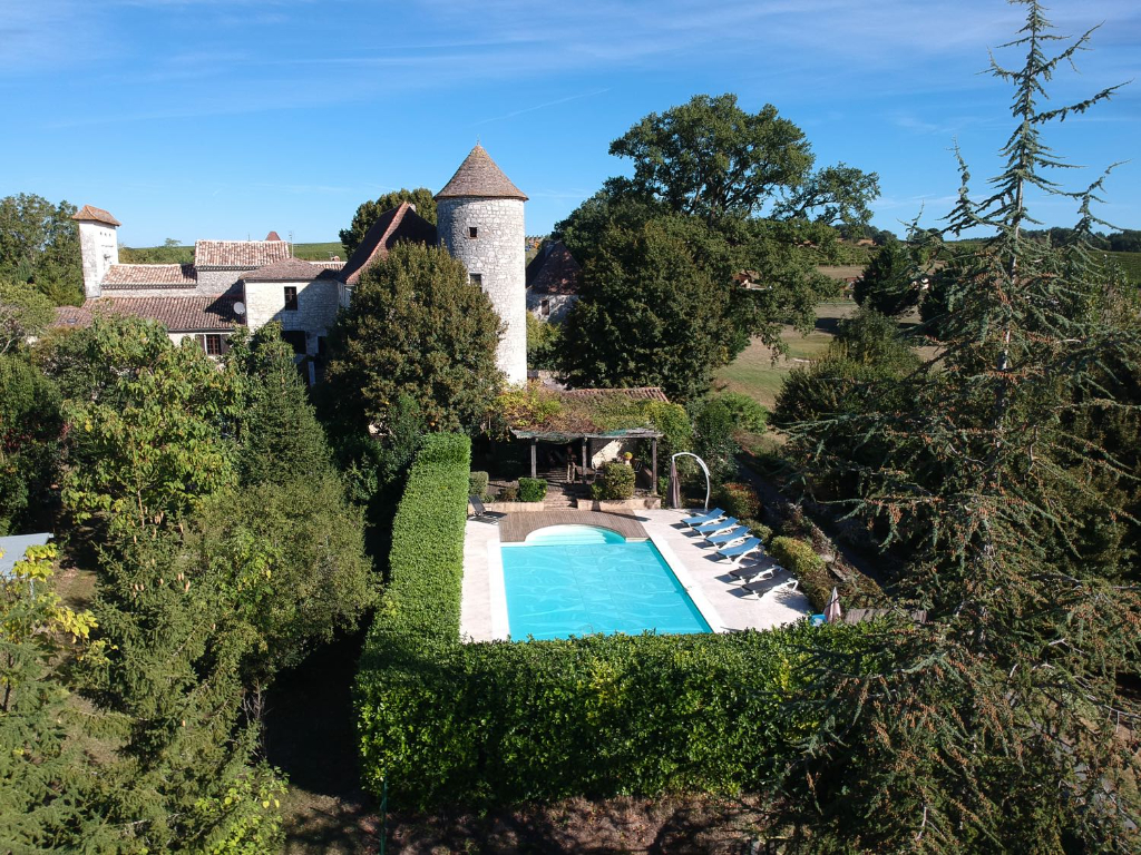 Magnificent 12th century Château with private golf course