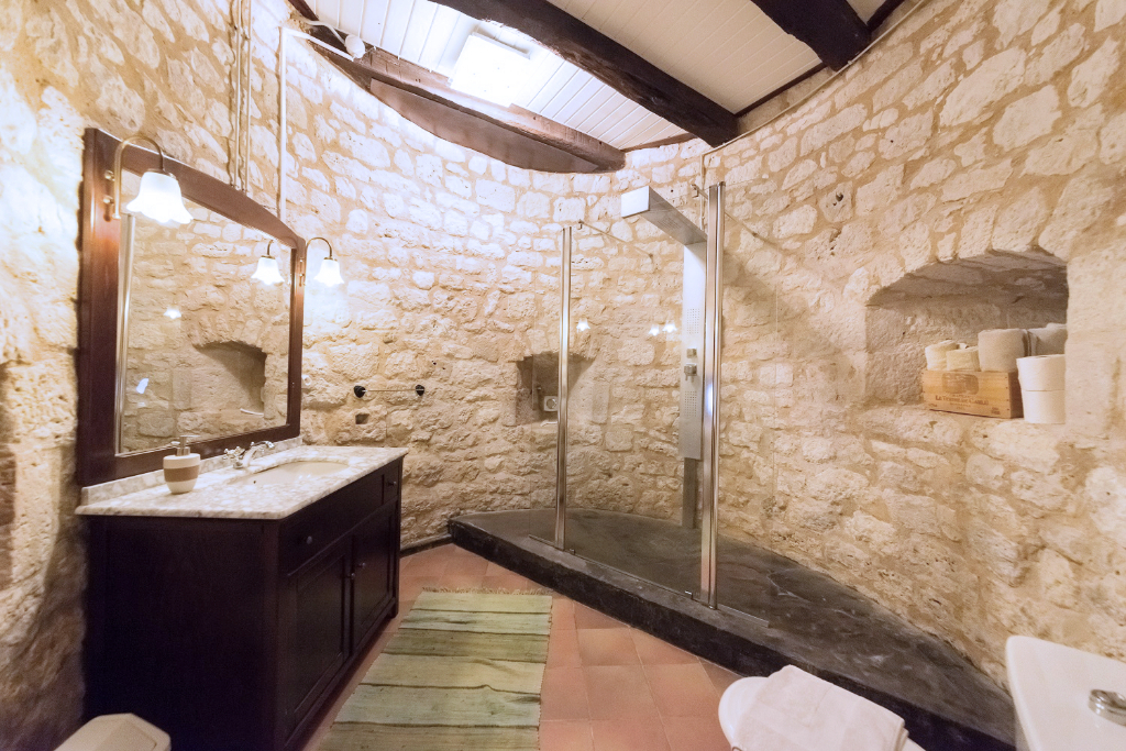 Magnificent 12th century Château with private golf course