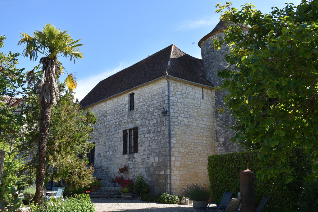 Magnificent 12th century Château with private golf course