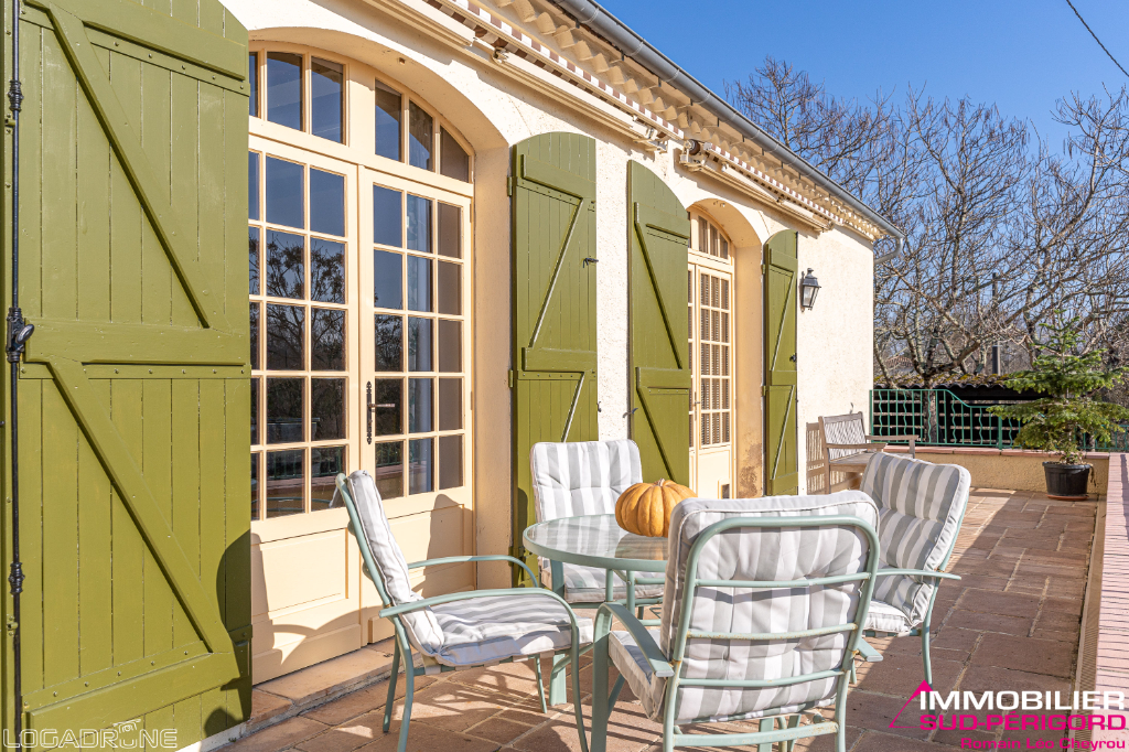 Propriété de prestige avec gîte, piscine et court de tennis