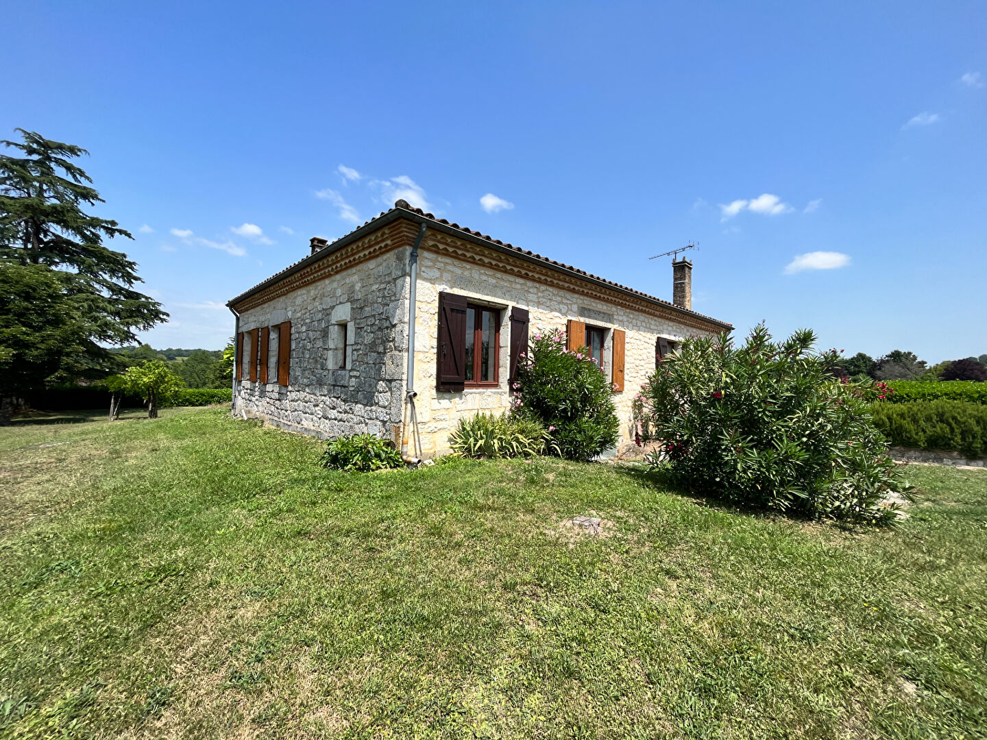 Belle maison en pierre entre Monflanquin et Cancon