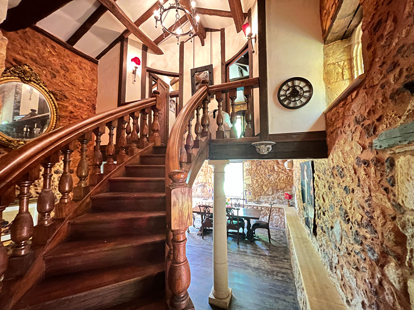 Photo Maison en pierre avec Gîte et piscine sur 4 hectares image 4/6