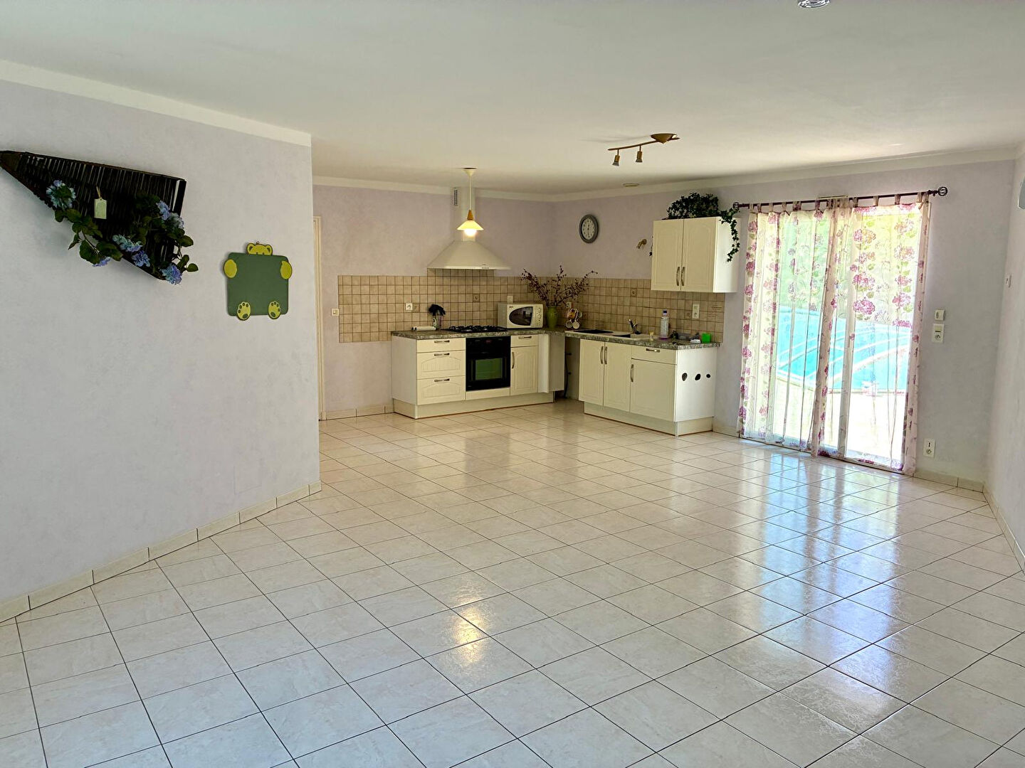 Maison de plain-pied avec piscine au Temple Sur Lot