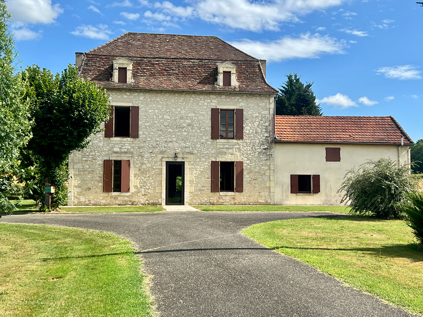 Maison en pierre à deux pas de Villeréal