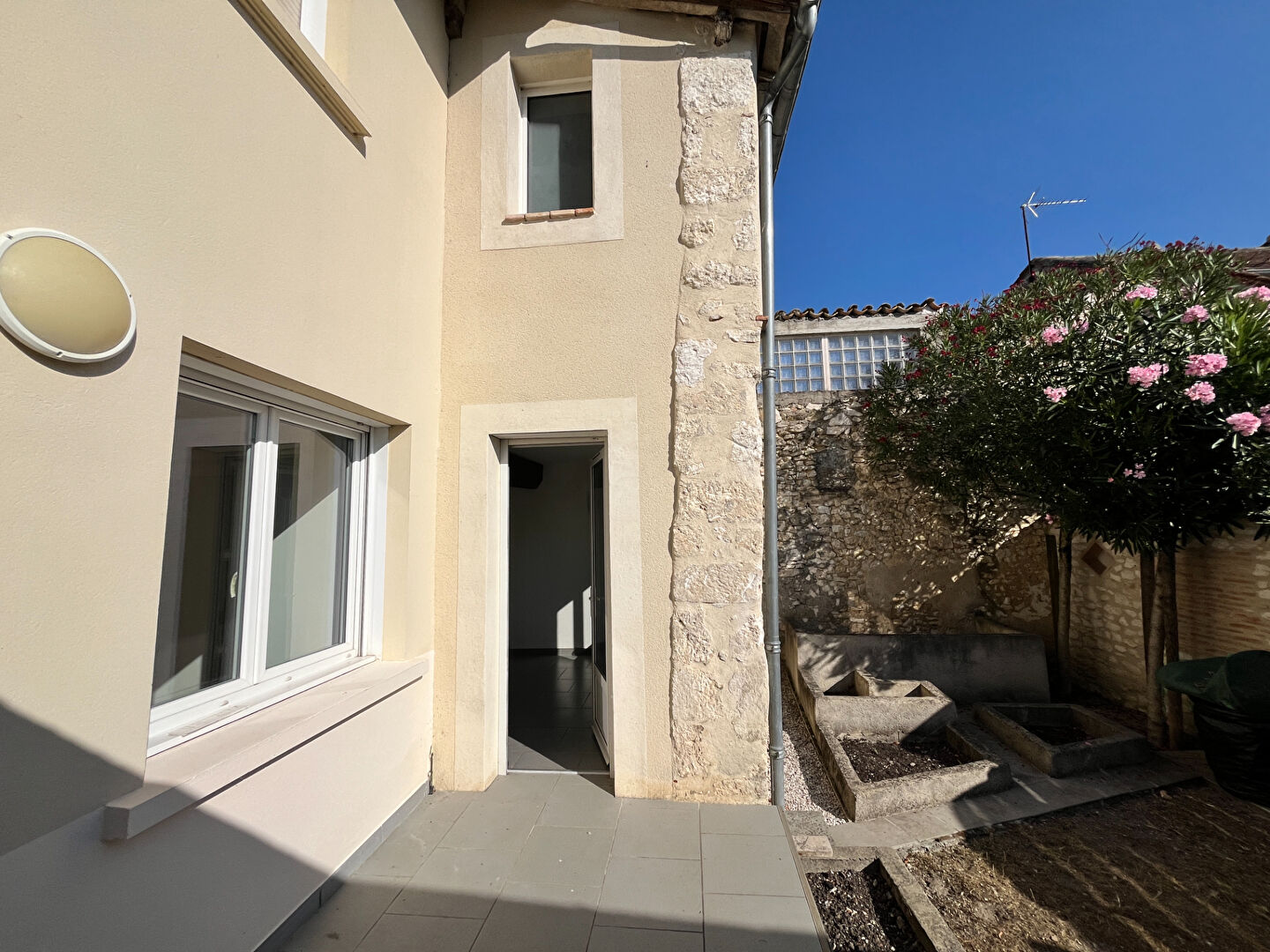 Maison de village avec jardin, secteur Castillonnès