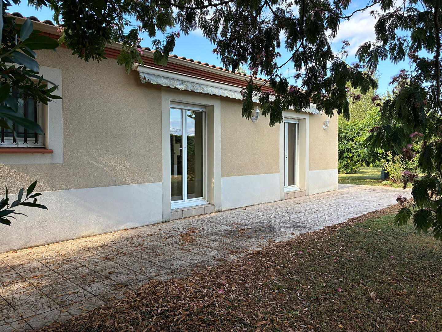 Single-story house in Saint Etienne de Fougères