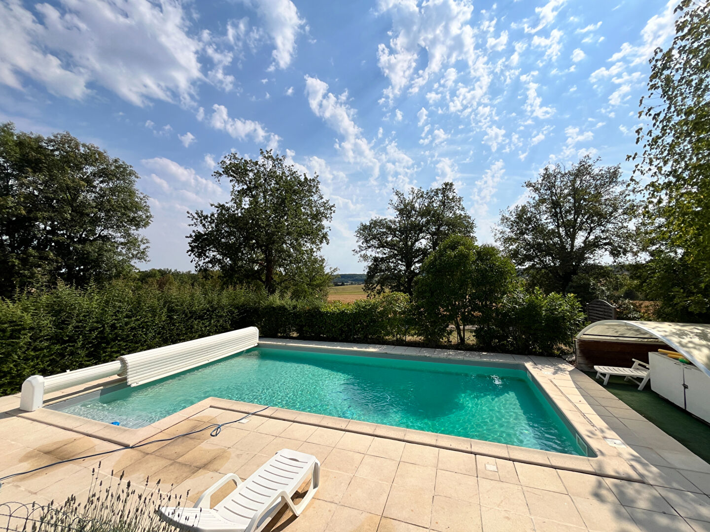 Maison spacieuse avec piscine, proche Villeréal