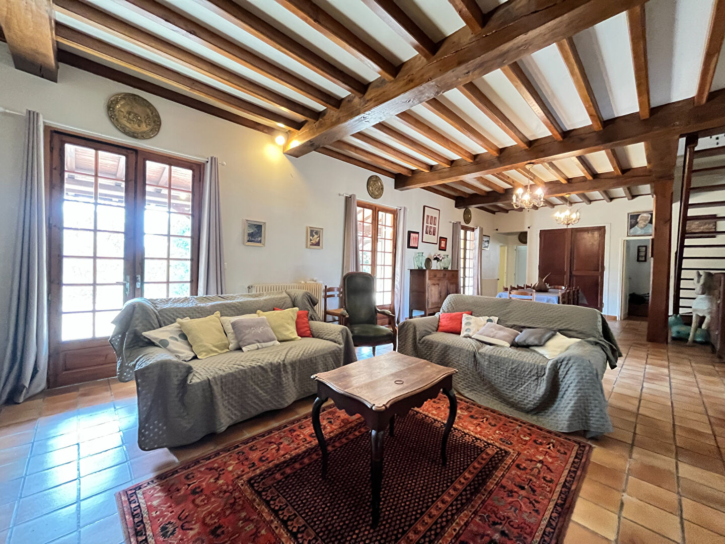 Maison spacieuse avec piscine, proche Villeréal