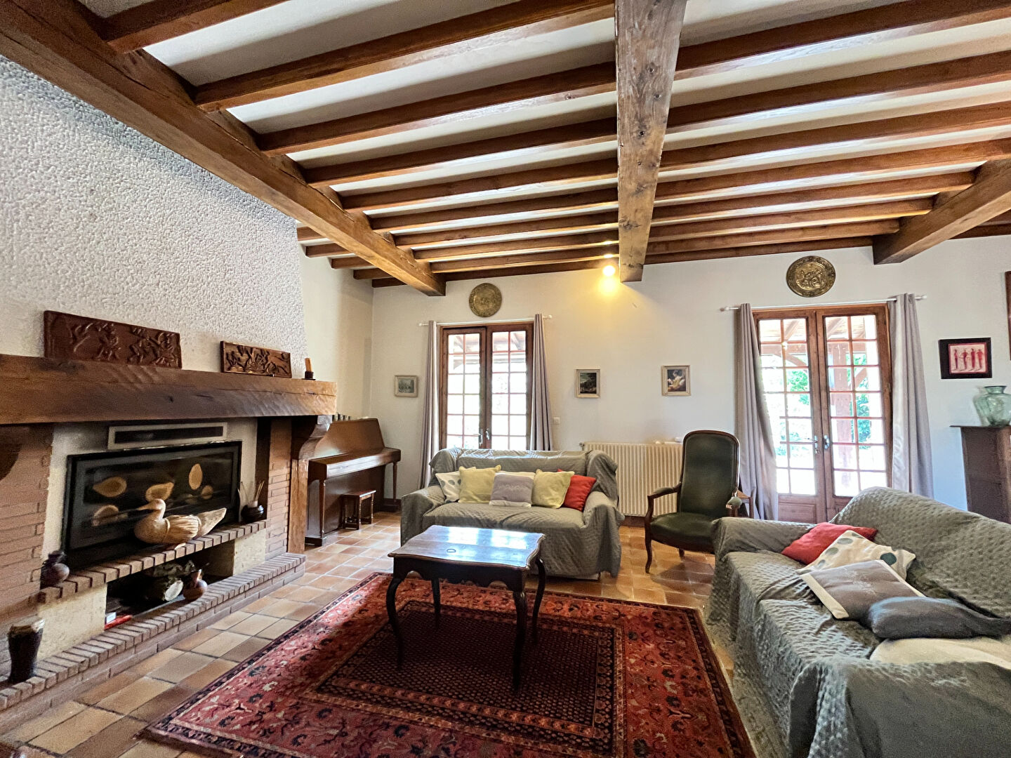 Maison spacieuse avec piscine, proche Villeréal