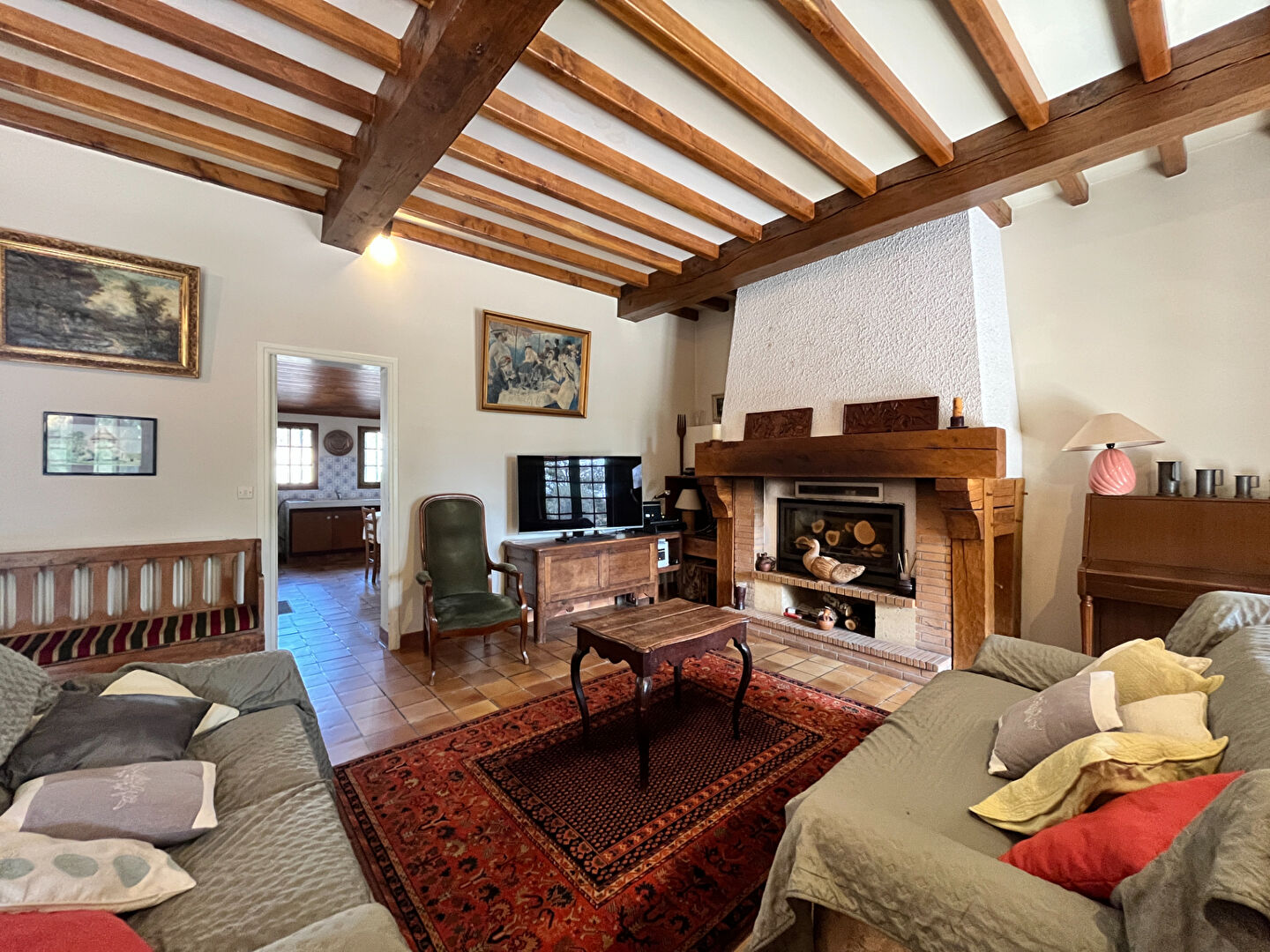 Maison spacieuse avec piscine, proche Villeréal