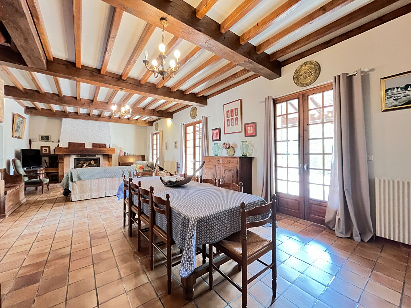 Maison spacieuse avec piscine, proche Villeréal