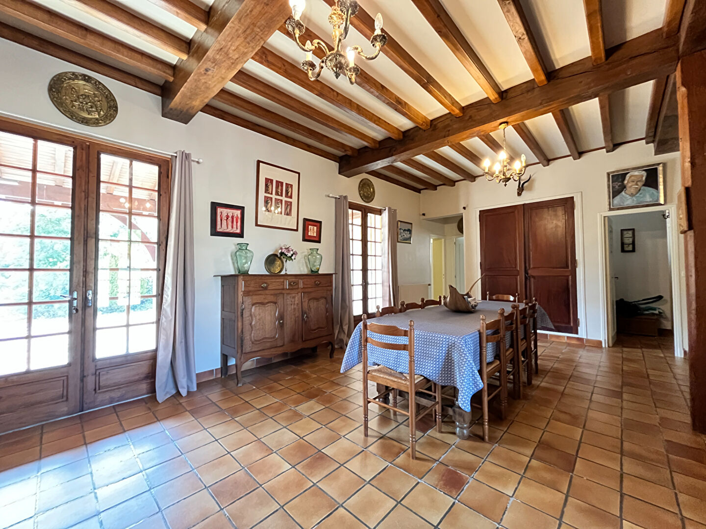 Maison spacieuse avec piscine, proche Villeréal