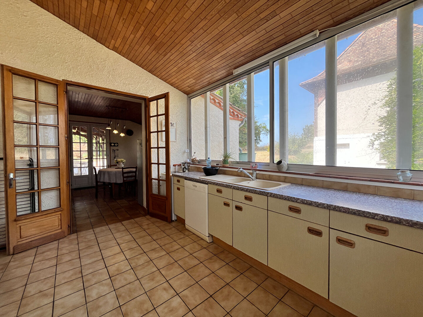 Maison spacieuse avec piscine, proche Villeréal