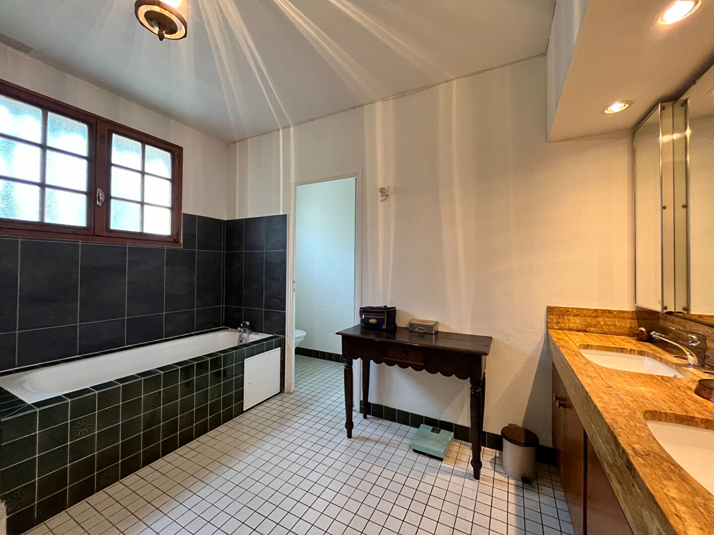 Maison spacieuse avec piscine, proche Villeréal