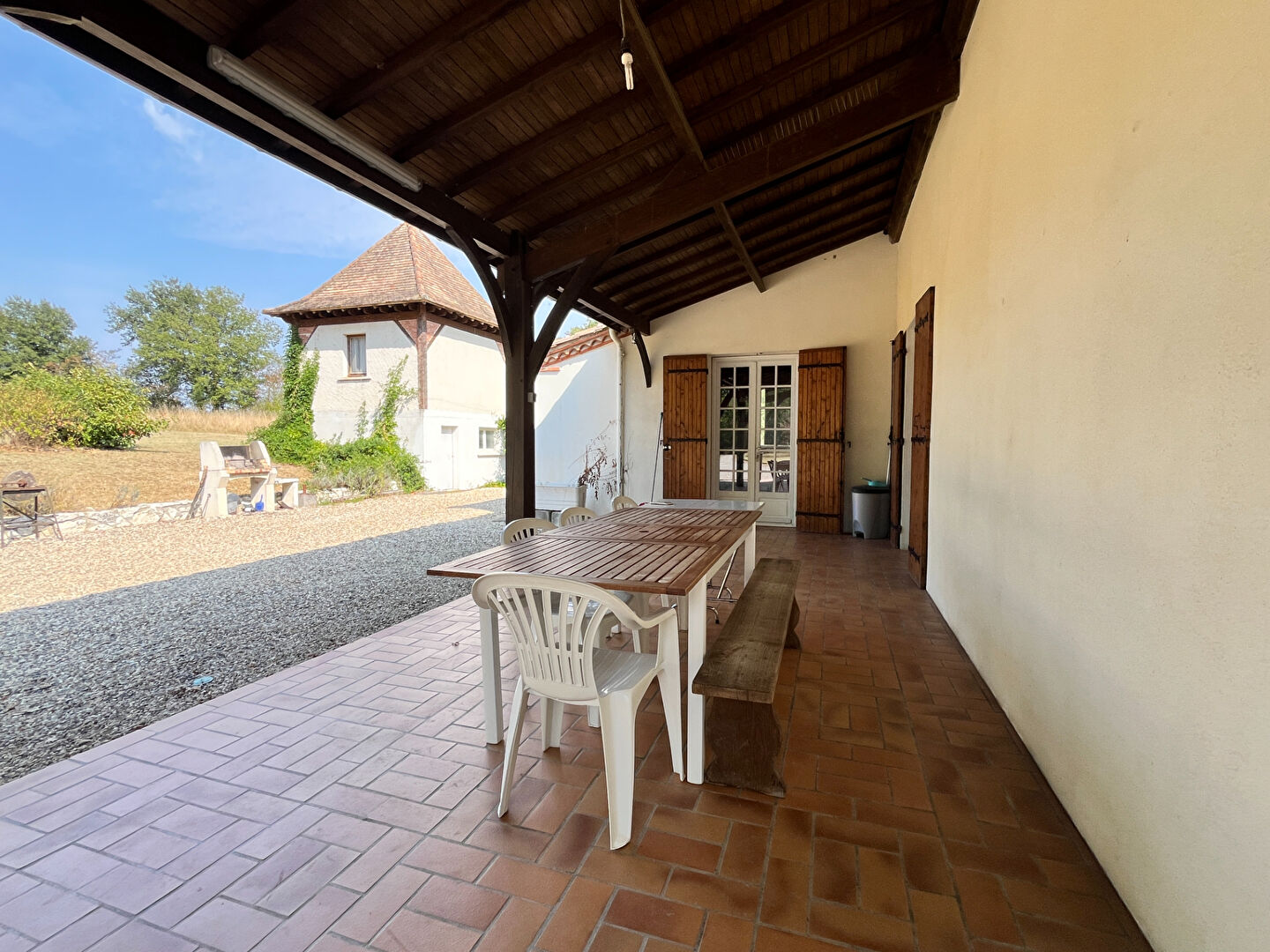 Maison spacieuse avec piscine, proche Villeréal