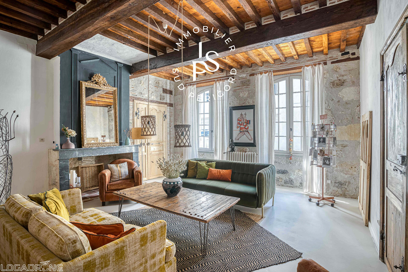 Demeure de prestige en pierre  ideal projet chambres d hotes ou grande maison familiale