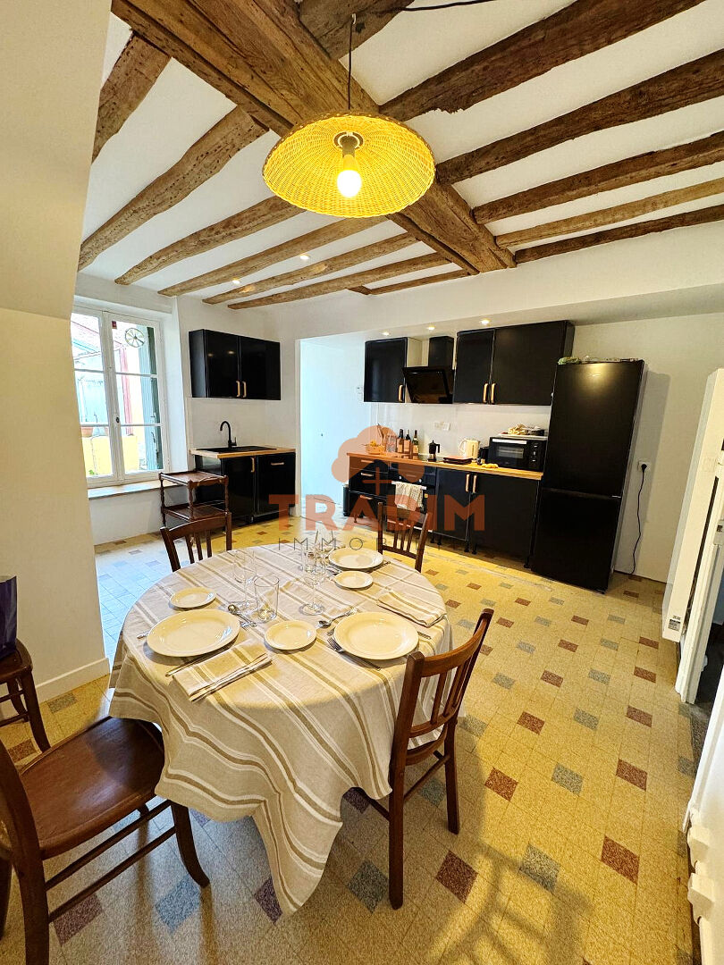 Maison de ville Gien 83m² grenier 50m² dépendance à amenager